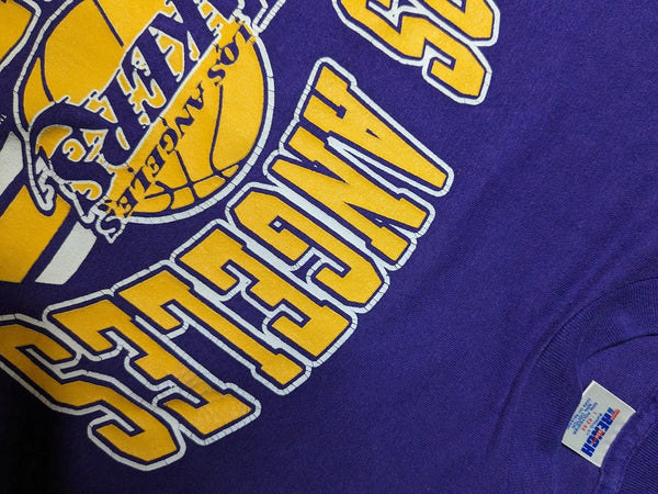 Los Angeles Lakers Trench T-Shirt (L) - Maxi's Sports Vintage