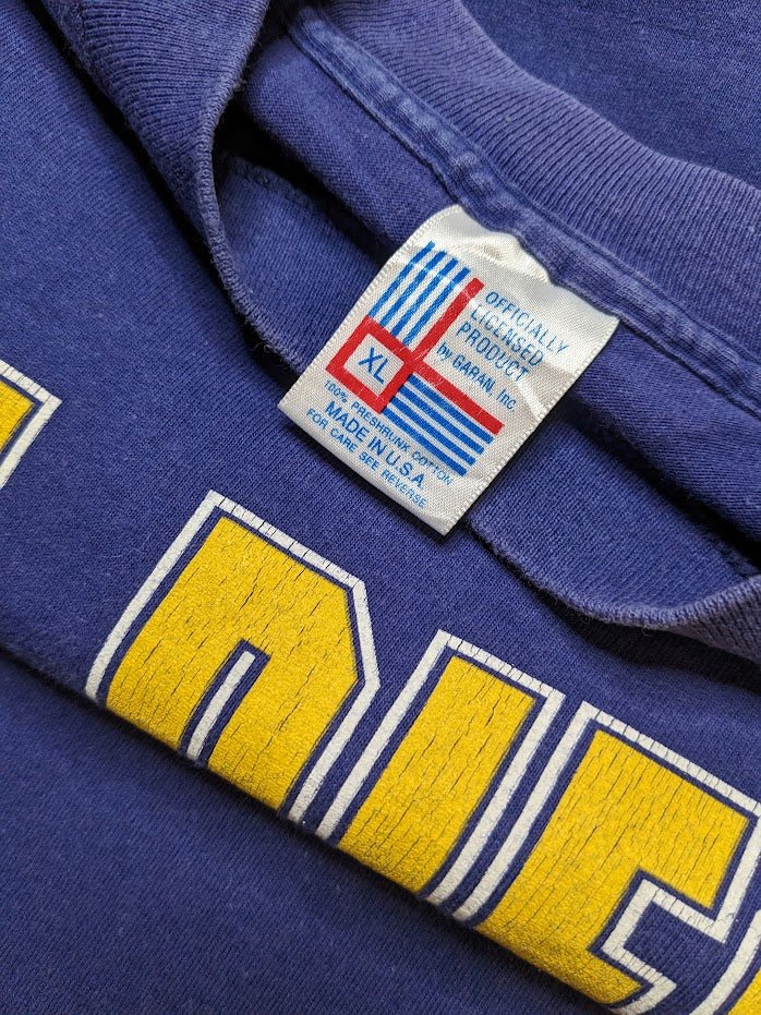 San Diego Chargers Helmet T-Shirt (XL) - Maxi's Sports Vintage